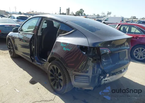 2021 Tesla Model Y Long Range Dual Motor All-Wheel Drive z USA, uszkodzony, nr VIN 5YJYGDEE5MF241683